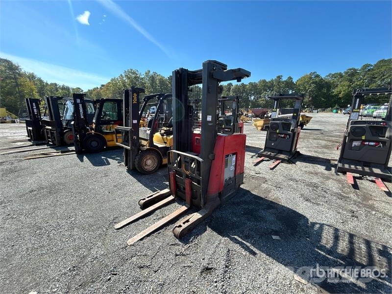 Raymond 7300 4500 lb Reach Truck 前伸式堆高機(叉車)