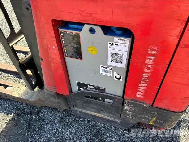 Raymond 7300 4500 lb Reach Truck 前伸式堆高機(叉車)