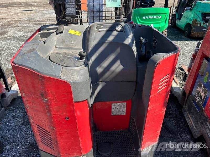 Raymond 7300 4500 lb Reach Truck Viličari sa pomičnim stupom