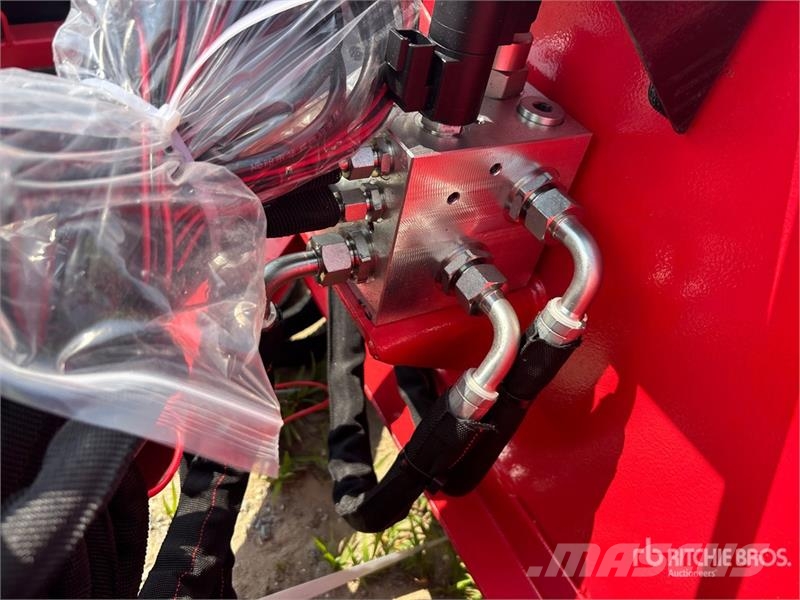  Raytree RHSB72 72 in Skid Steer Snowblower (Unused Snøfresere