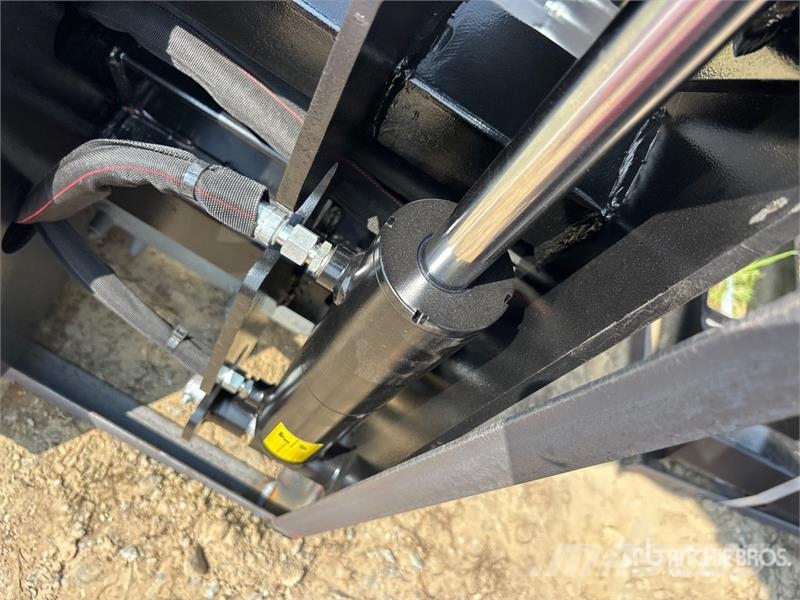 Raytree RPRB72 72 in 6 IN 1 Power Rake Bucket (Unu Other components