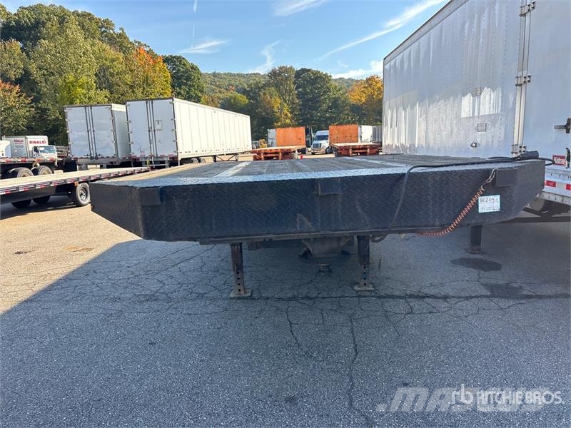 Roadclipper 15040 lb 51 ft T/A Gooseneck Equipment Trailer Трейлери колесного транспортного засобу