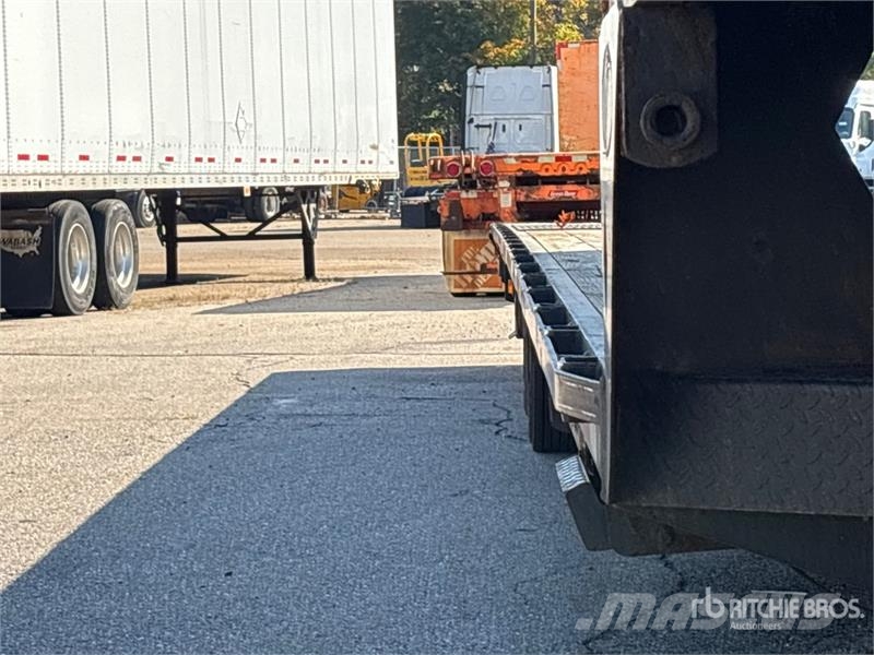 Roadclipper 15040 lb 51 ft T/A Gooseneck Equipment Trailer Трейлери колесного транспортного засобу