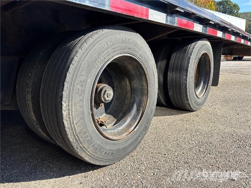 Roadclipper 15040 lb 51 ft T/A Gooseneck Equipment Trailer Трейлери колесного транспортного засобу