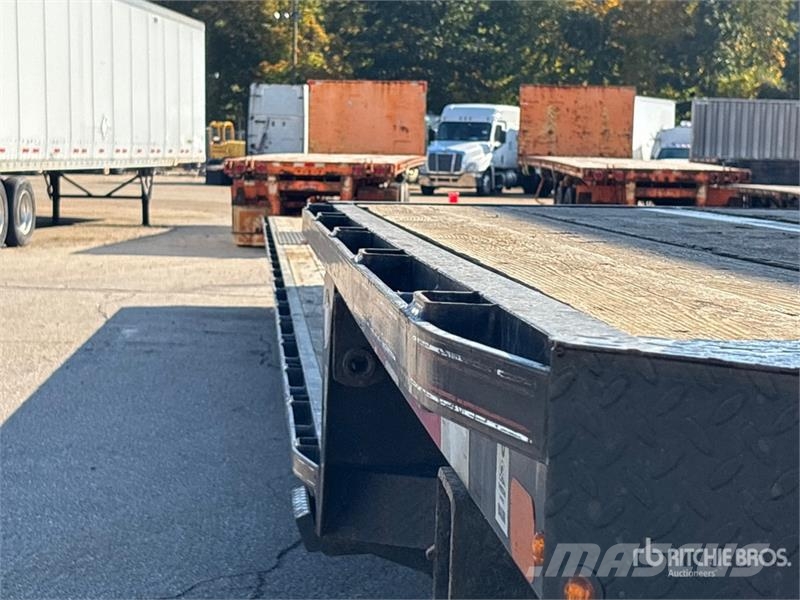 Roadclipper 15040 lb 51 ft T/A Gooseneck Equipment Trailer Трейлери колесного транспортного засобу