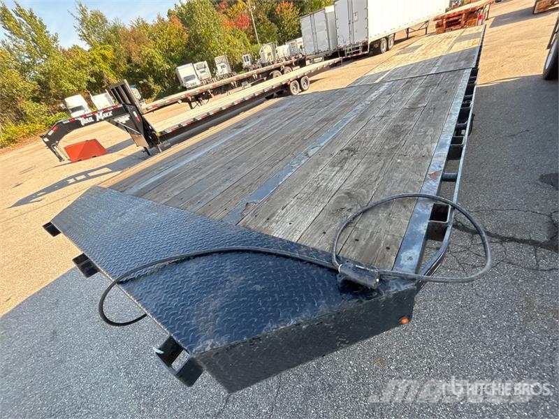 Roadclipper 15040 lb 51 ft T/A Gooseneck Equipment Trailer Трейлери колесного транспортного засобу