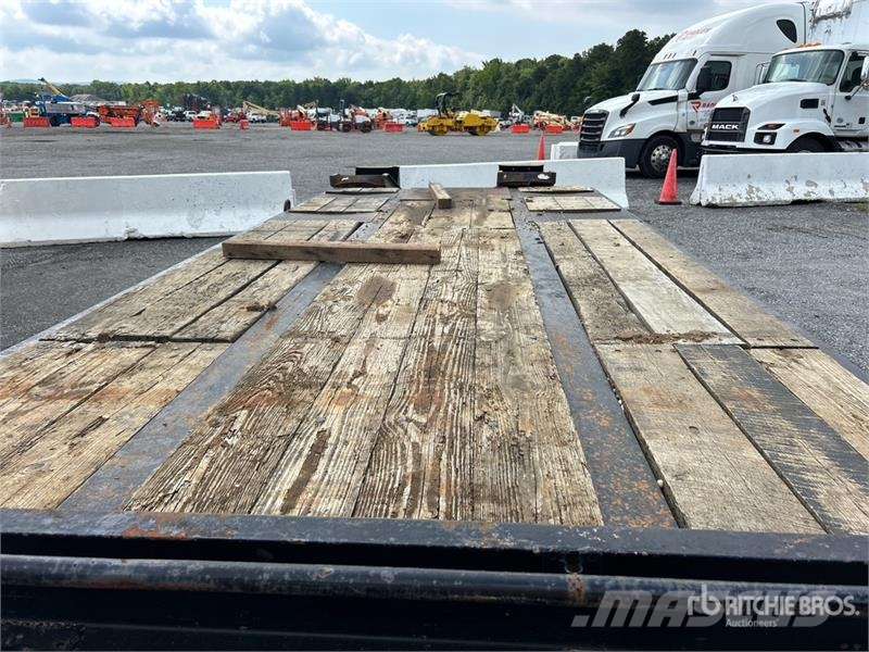 Rogers 24 ft T/A Equipment Trailer Oprijwagen
