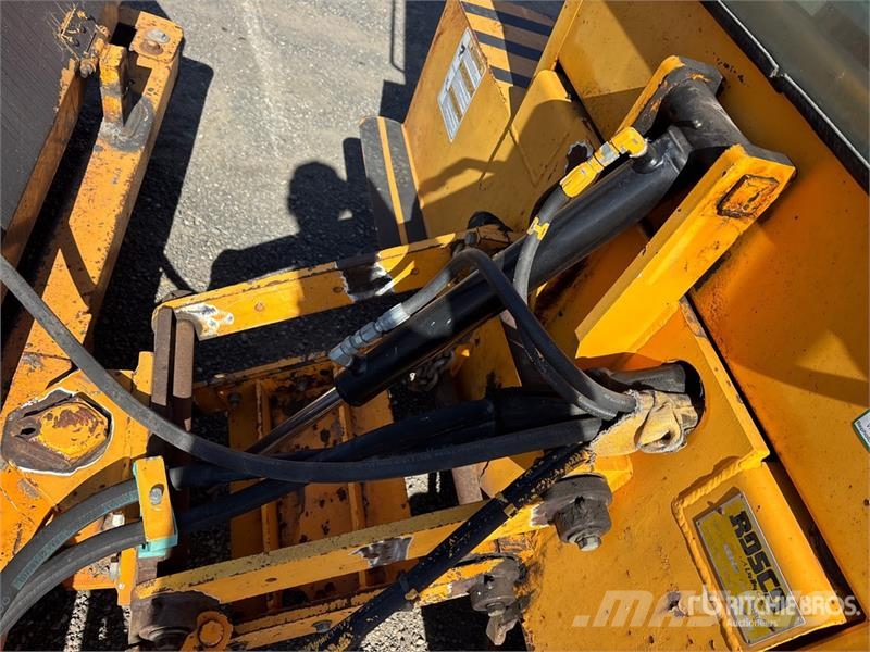  Roscoe 4890 Power Broom Barredoras