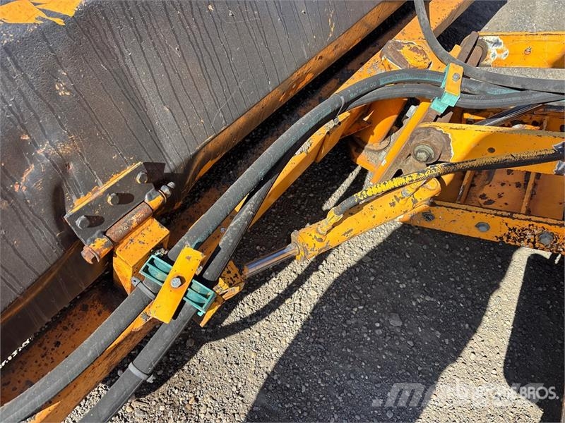  Roscoe 4890 Power Broom Barredoras