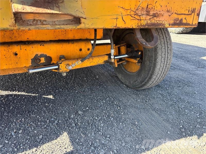  Roscoe 4890 Power Broom Barredoras
