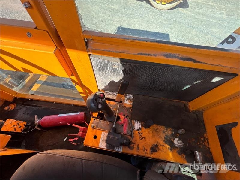  Roscoe 4890 Power Broom Barredoras