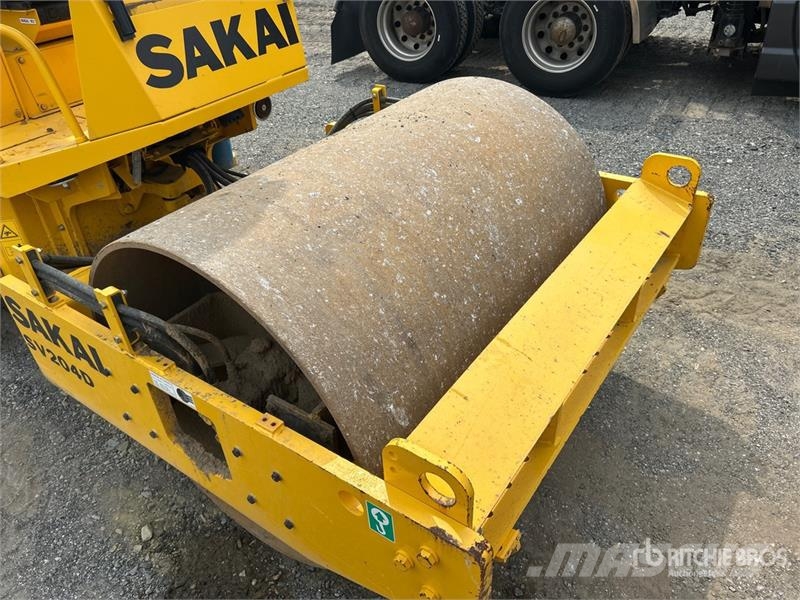 Sakai SV204D Smooth Drum Compactor Tek tamburlu silindirler