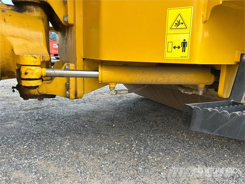 Sakai SW884 Double Drum Roller Οδοστρωτήρες διπλού κυλίνδρου