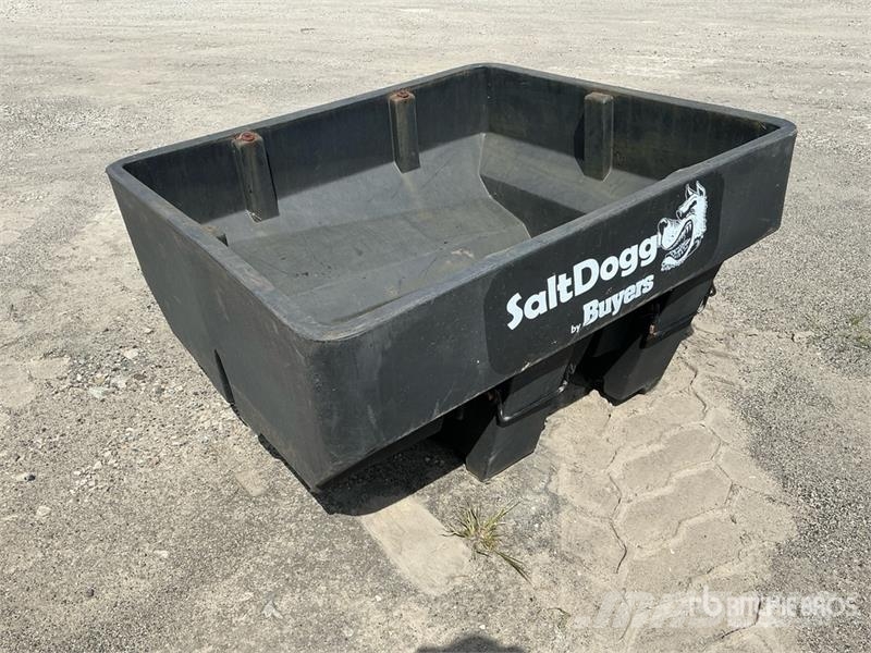  SaltDogg SHPE0750 Electric Poly Salt Spreader Sand and salt spreaders