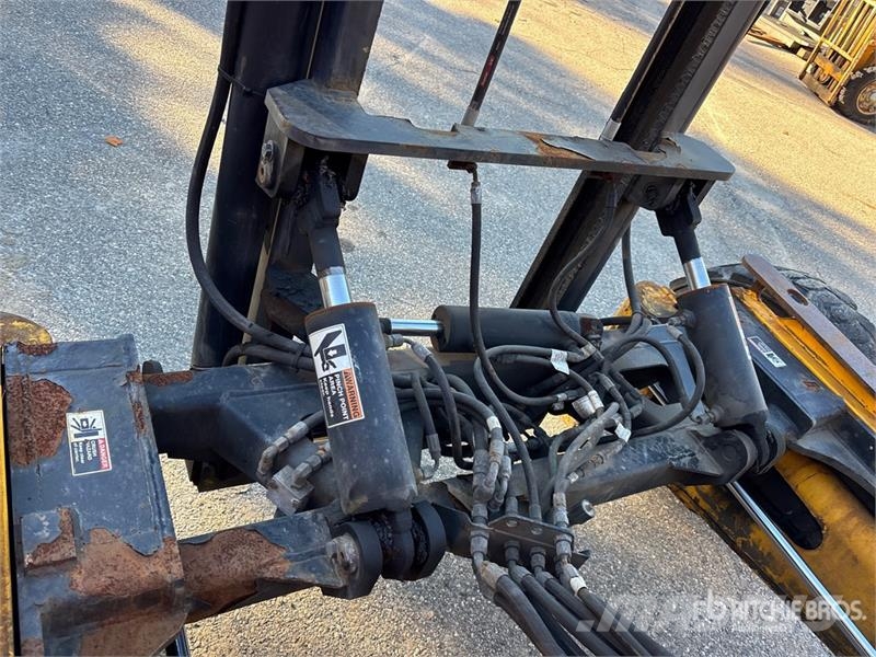 Sellick STM-55PRK4-4W 5500 lb 3x3 Truck Mounted Forklift Horquillas elevadoras para camión