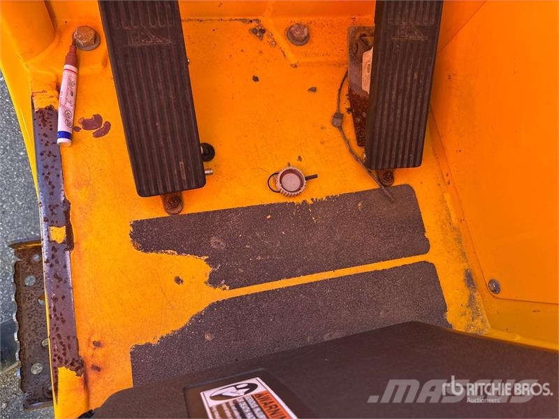 Sellick STM-55PRK4-4W 5500 lb 3x3 Truck Mounted Forklift Horquillas elevadoras para camión