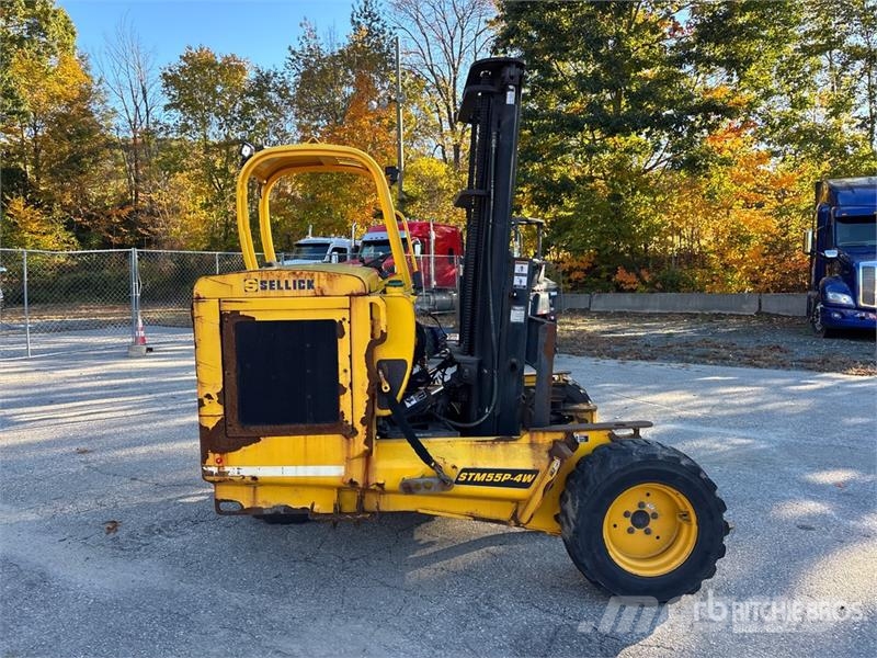 Sellick STM-55PRK4-4W 5500 lb 3x3 Truck Mounted Forklift Horquillas elevadoras para camión