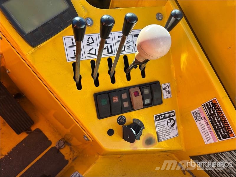 Sellick STM-55PRK4-4W 5500 lb 3x3 Truck Mounted Forklift Horquillas elevadoras para camión