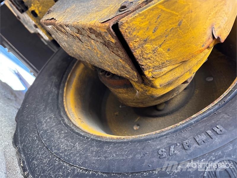 Sellick STM-55PRK4-4W 5500 lb 3x3 Truck Mounted Forklift Horquillas elevadoras para camión