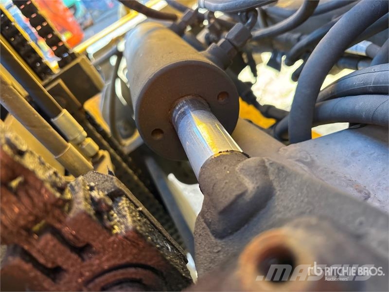 Sellick STM-55PRK4-4W 5500 lb 3x3 Truck Mounted Forklift Horquillas elevadoras para camión