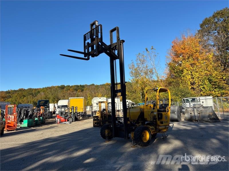 Sellick STM-55PRK4-4W 5500 lb 3x3 Truck Mounted Forklift Horquillas elevadoras para camión