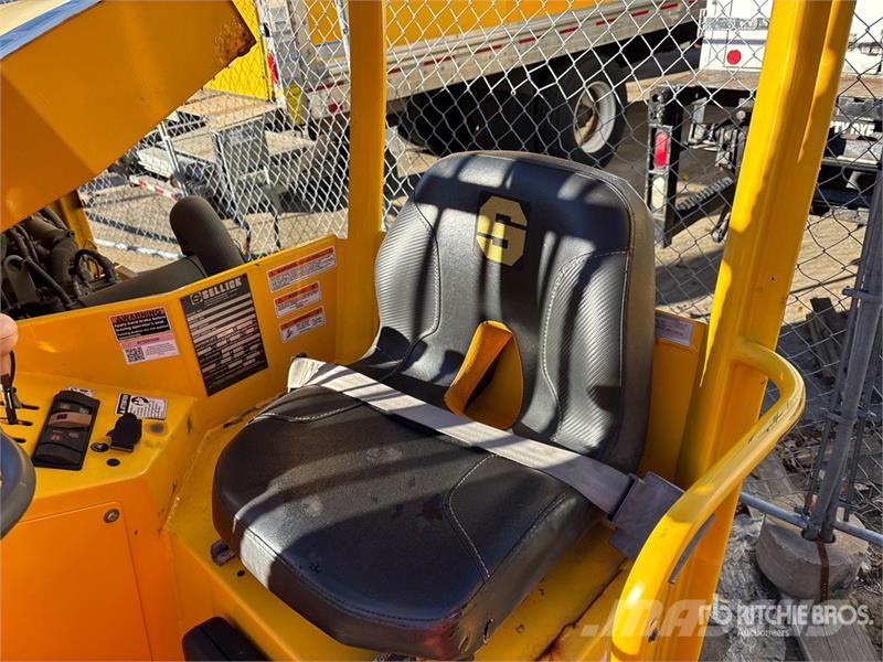 Sellick STM-55PRK4-4W 5500 lb 3x3 Truck Mounted Forklift Horquillas elevadoras para camión