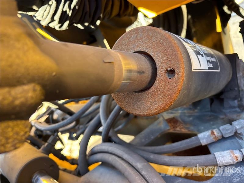 Sellick STM-55PRK4-4W 5500 lb 3x3 Truck Mounted Forklift Horquillas elevadoras para camión