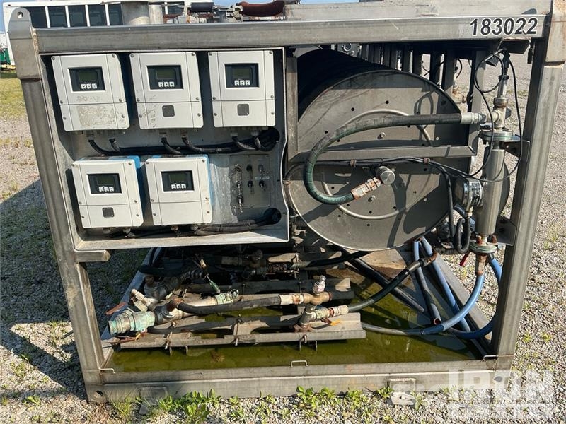 Serva CAS-005 Equipment-from-Calfrac-Well-Services Pompen en mixers