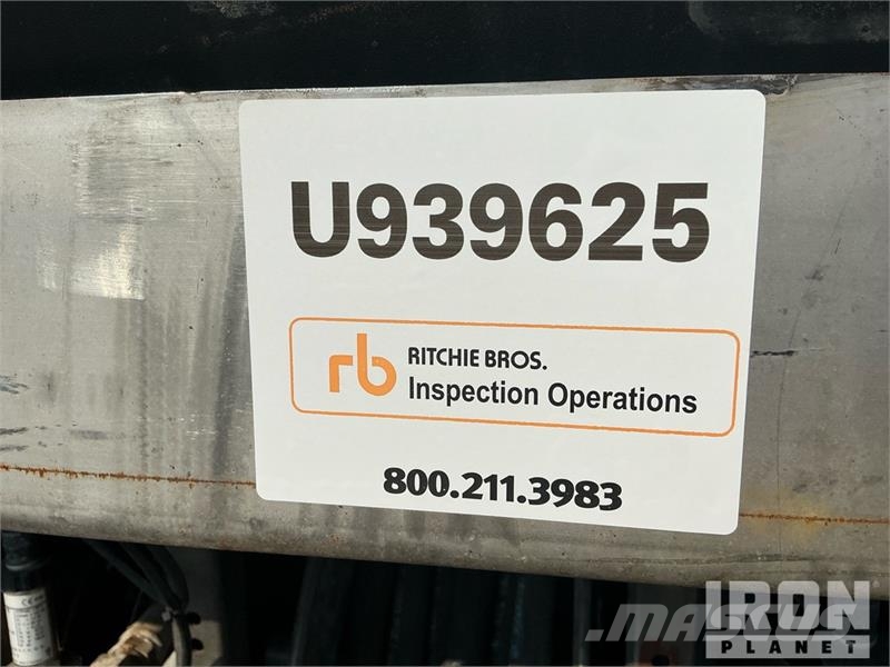 Serva CAS-005 Equipment-from-Calfrac-Well-Services Pompen en mixers