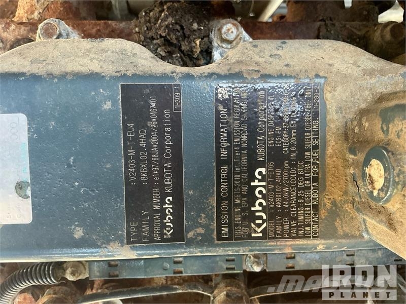 Serva CAS-005 Equipment-from-Calfrac-Well-Services Pompen en mixers