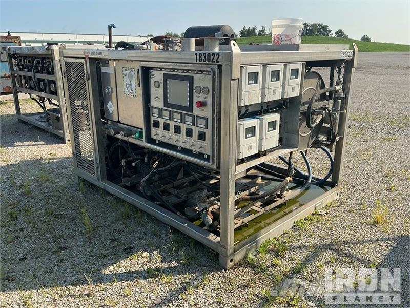 Serva CAS-005 Equipment-from-Calfrac-Well-Services Pompen en mixers