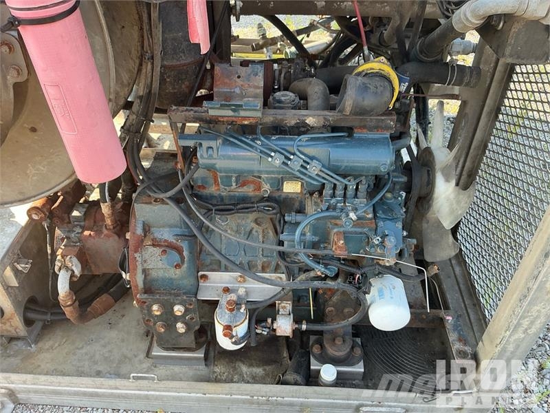 Serva CAS-005 Equipment-from-Calfrac-Well-Services Pompen en mixers