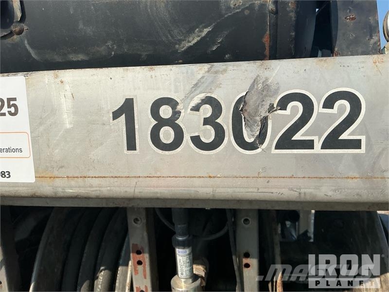 Serva CAS-005 Equipment-from-Calfrac-Well-Services Pompen en mixers