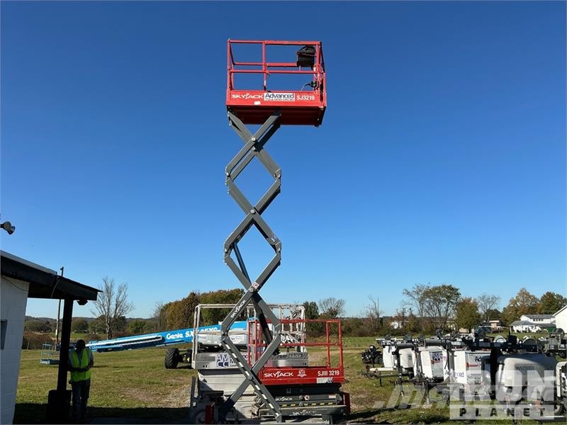 SkyJack SJ 3219 Electric Scissor Lift Scissor lifts