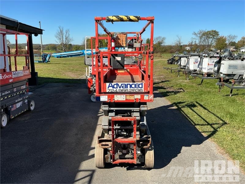 SkyJack SJ 3226 Electric Scissor Lift Scissor lifts