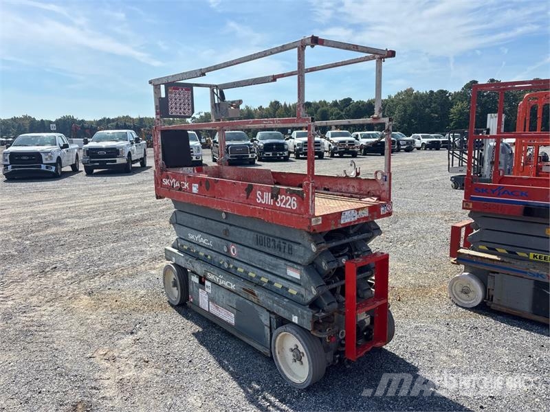SkyJack SJ 3226 Electric Scissor Lift Elevadores de tesoura