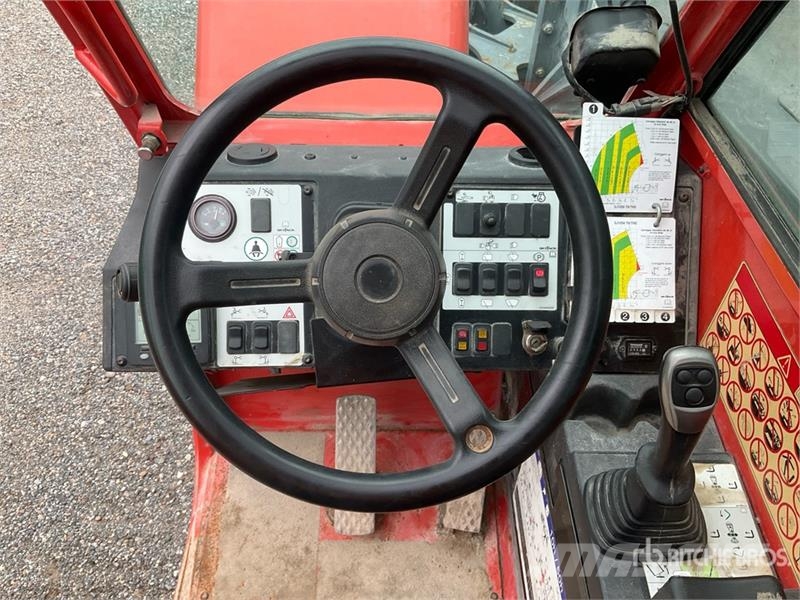 SkyJack SJ1056TH Telehandler Teleskopiskie manipulatori