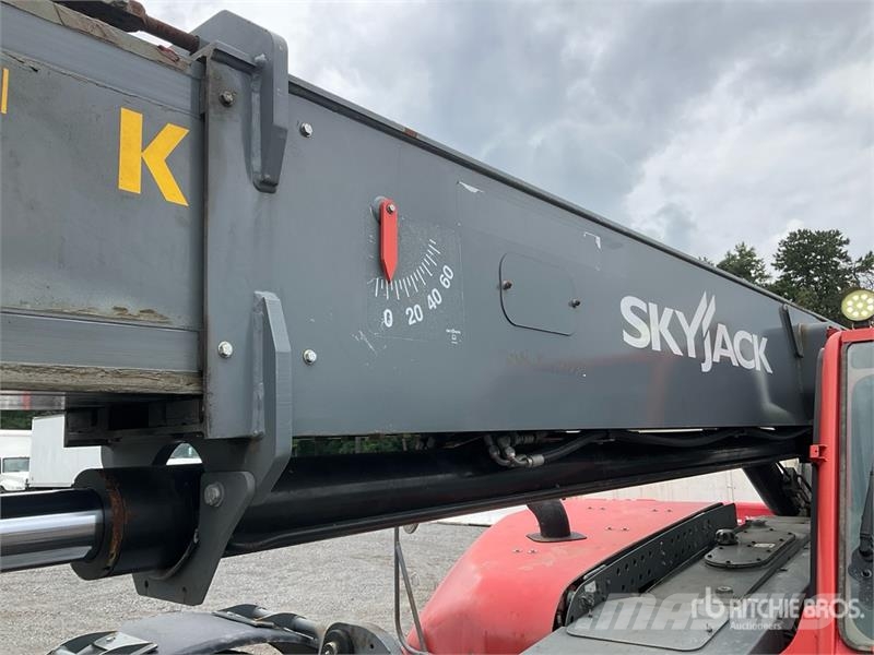 SkyJack SJ1056TH Telehandler Teleskopiskie manipulatori