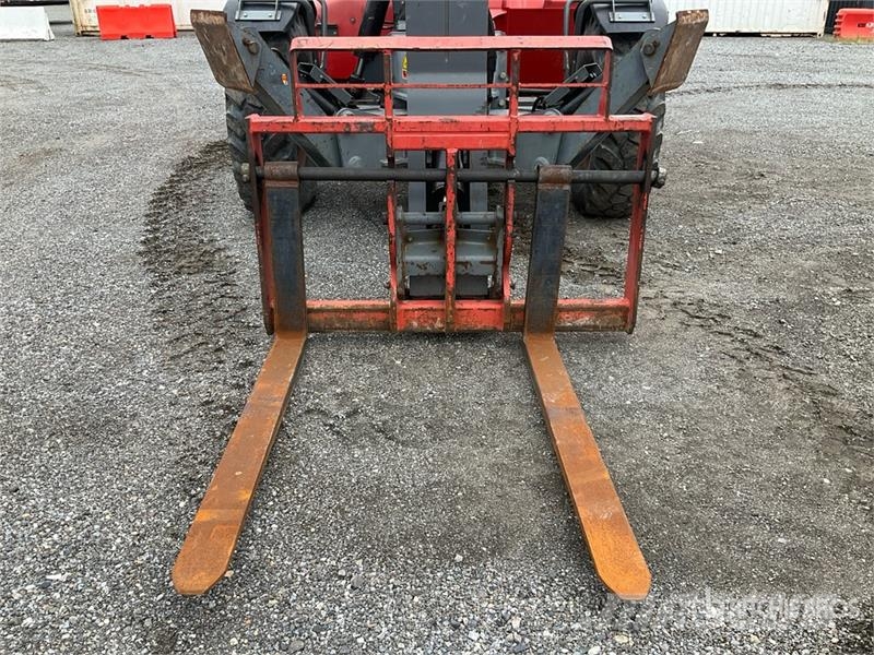 SkyJack SJ1056TH Telehandler Teleskopiskie manipulatori