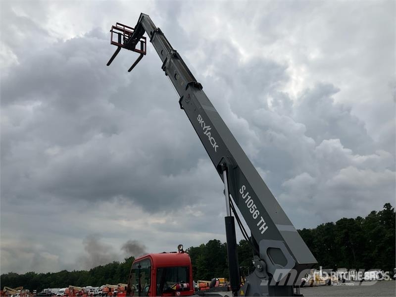 SkyJack SJ1056TH Telehandler Teleskopiskie manipulatori