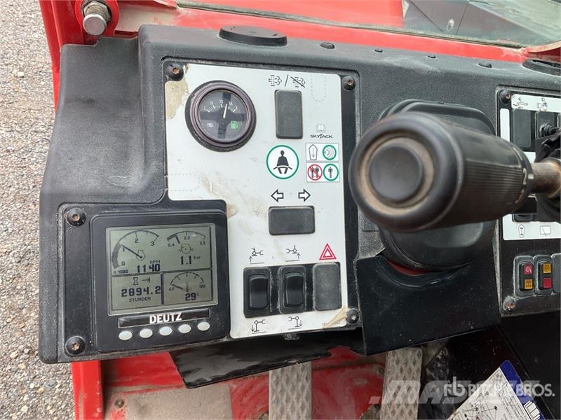 SkyJack SJ1056TH Telehandler Teleskopiskie manipulatori