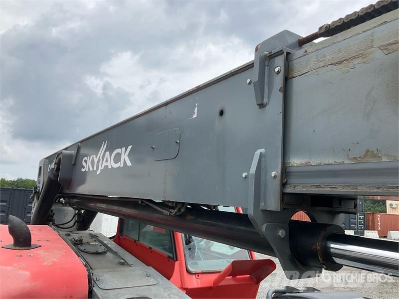 SkyJack SJ1056TH Telehandler Teleskopiskie manipulatori