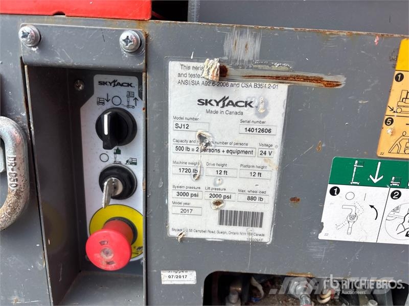 SkyJack SJ12 Vertical Mast Lift Personenaufzüge