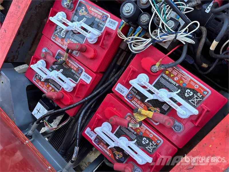 SkyJack SJ16 رافعات السارية الرأسية
