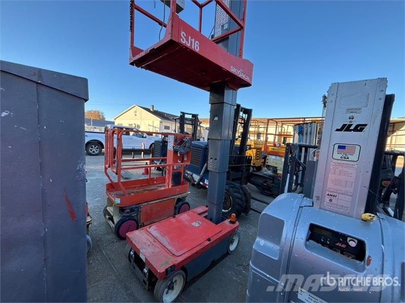 SkyJack SJ16 رافعات السارية الرأسية