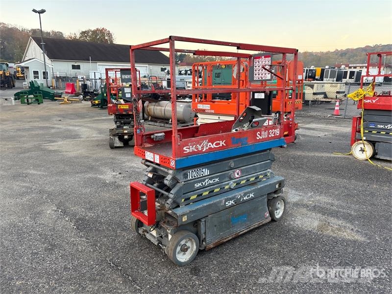 SkyJack SJ3219 Saxlifte