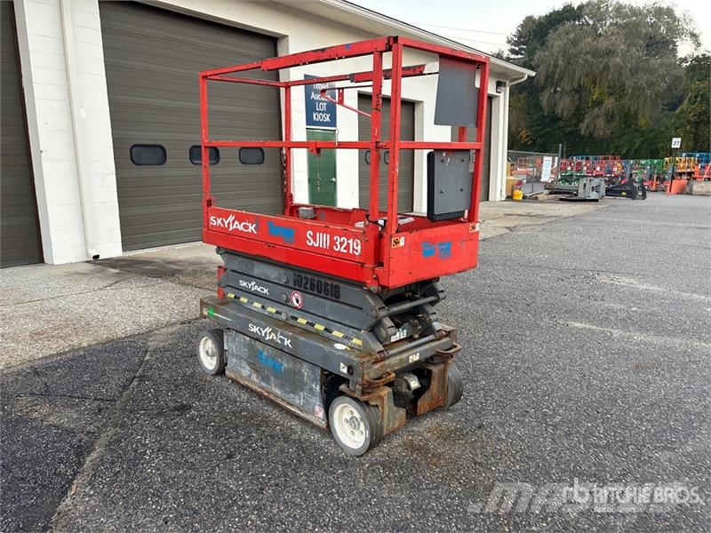 SkyJack SJ3219 Saxliftar