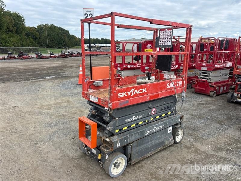 SkyJack SJ3219 Electric Scissor Lift Saksilavat