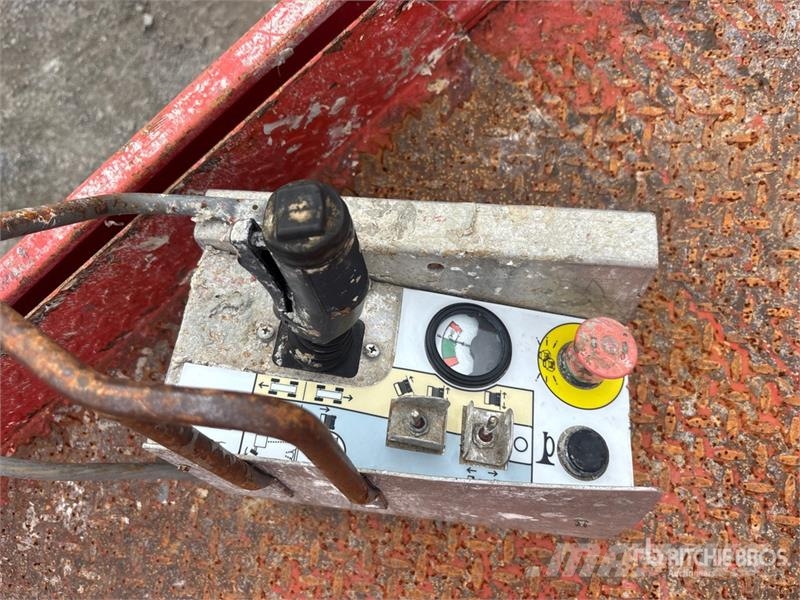 SkyJack SJ3219 Electric Scissor Lift Saksilavat