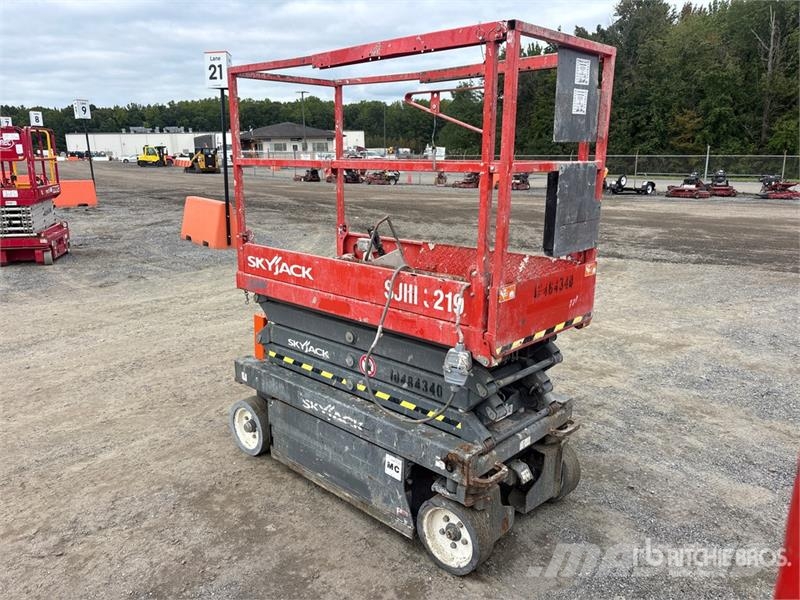 SkyJack SJ3219 Electric Scissor Lift Saksilavat